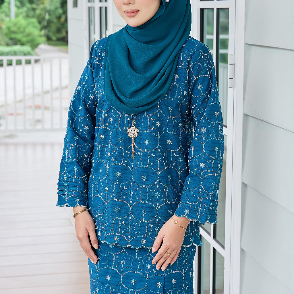 Kurung Karina