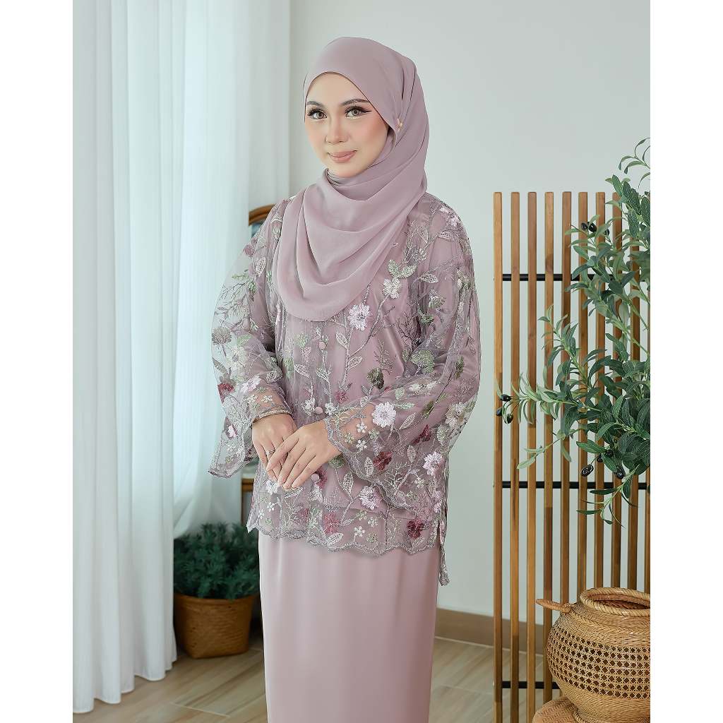 Kurung Helena
