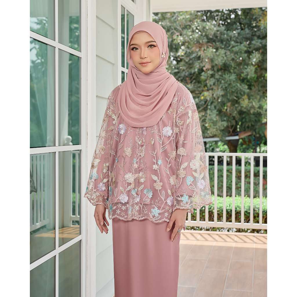 Kurung Helena