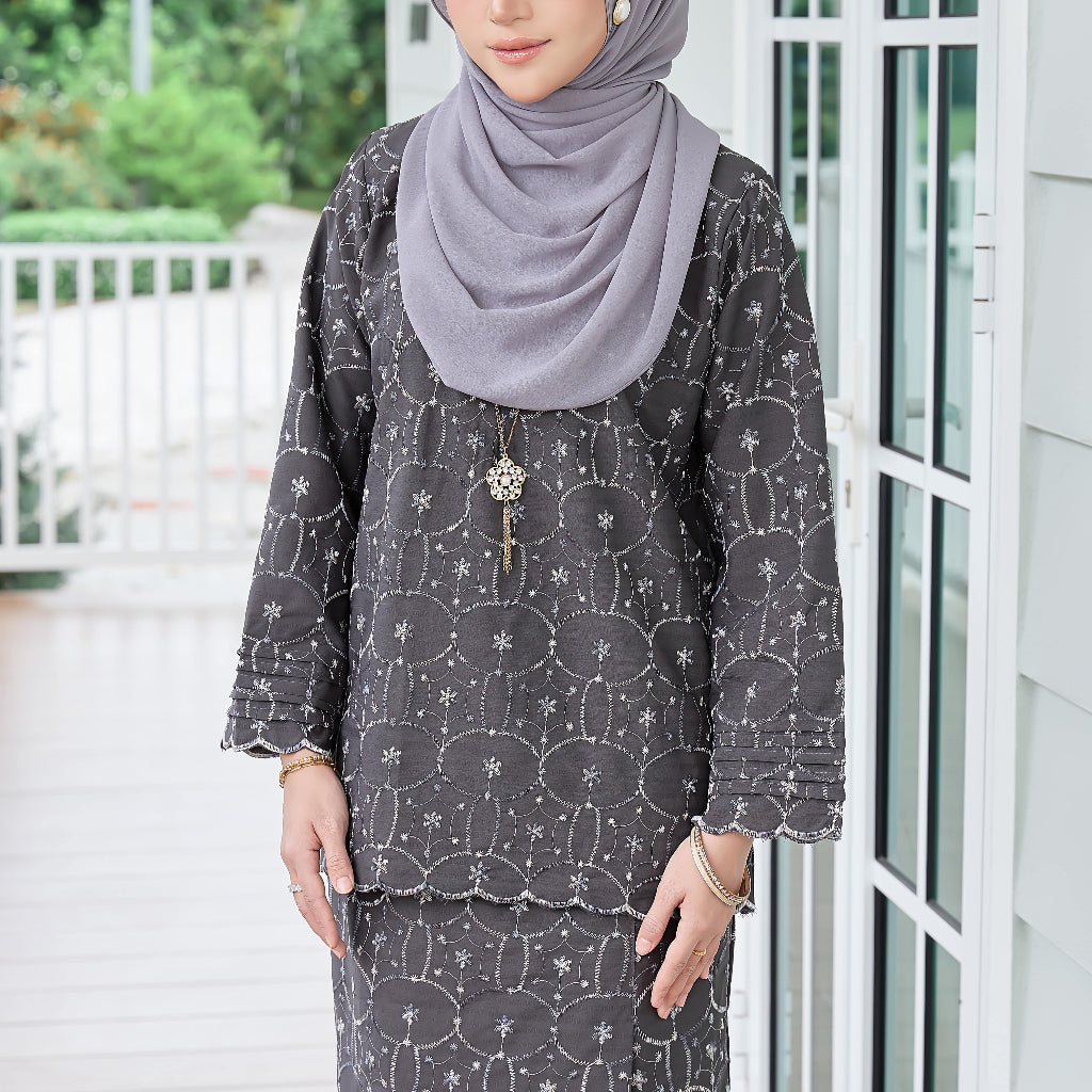 Kurung Karina