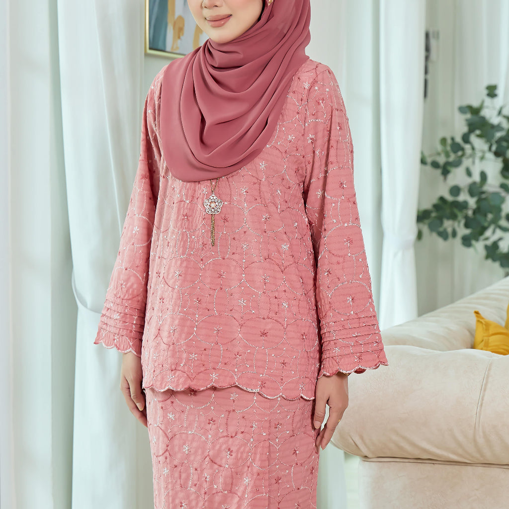 Kurung Karina