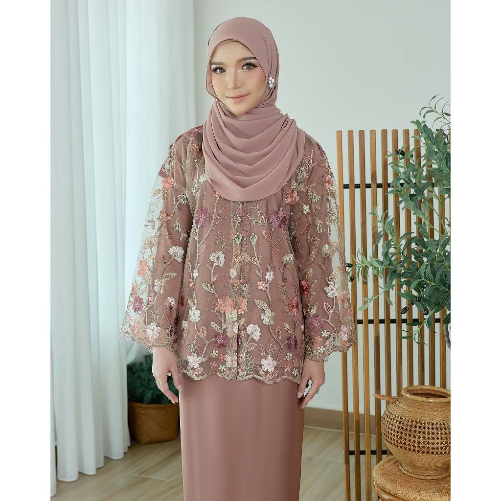 Kurung Helena
