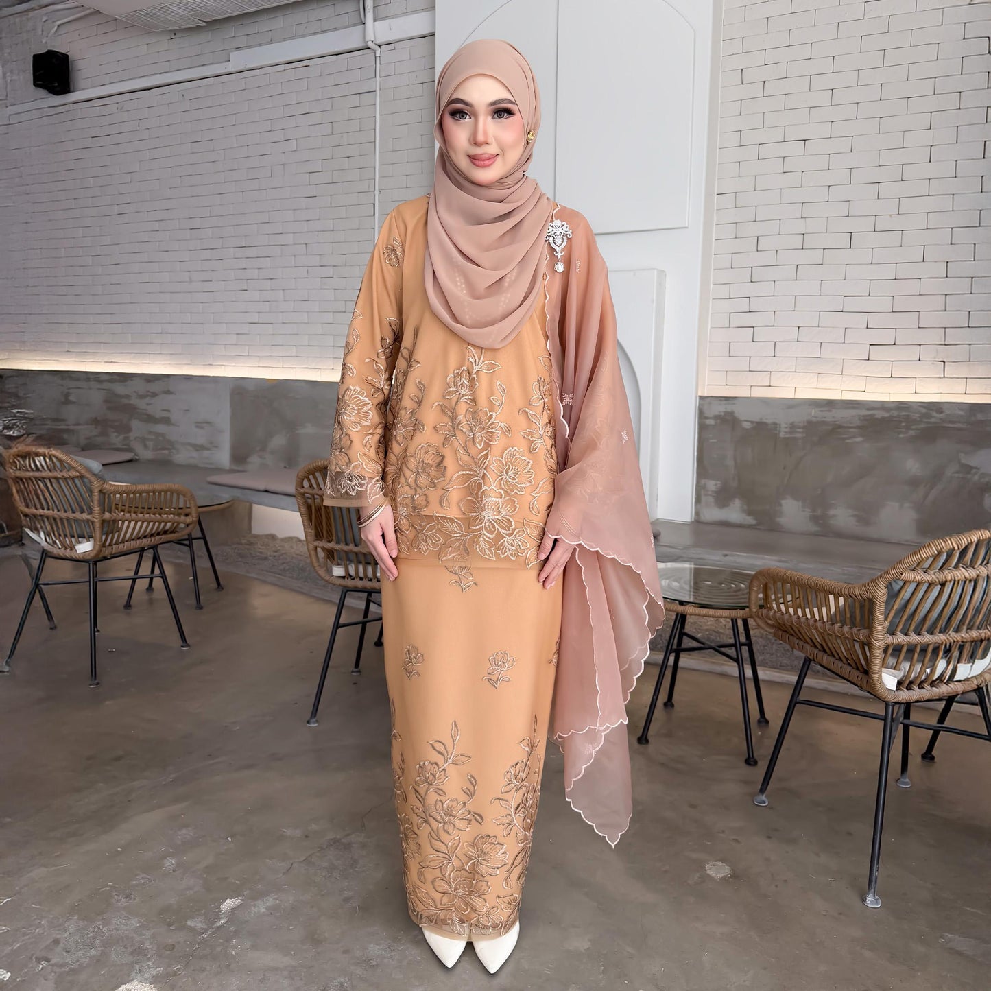 Kurung Rhea