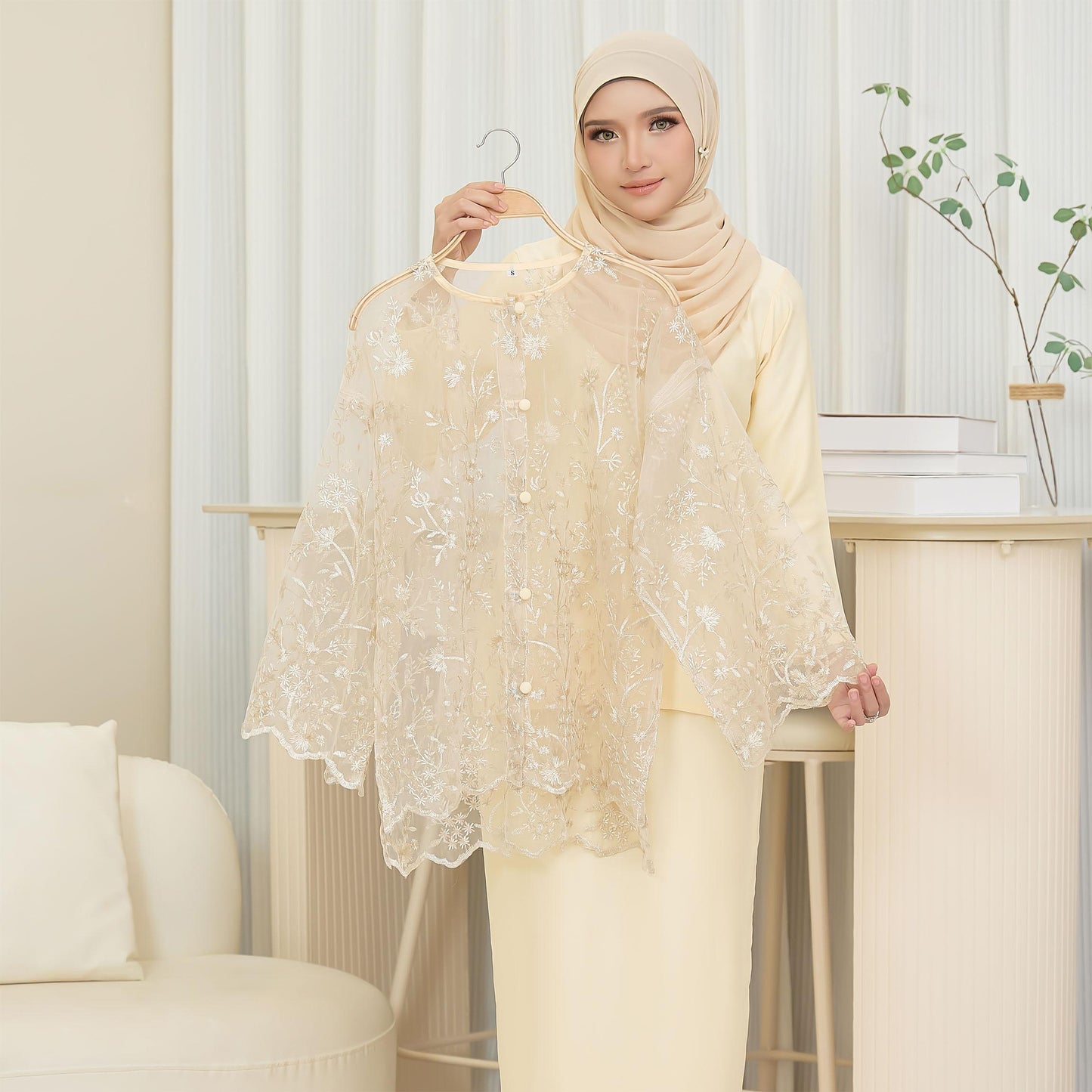 Kurung Aurelia