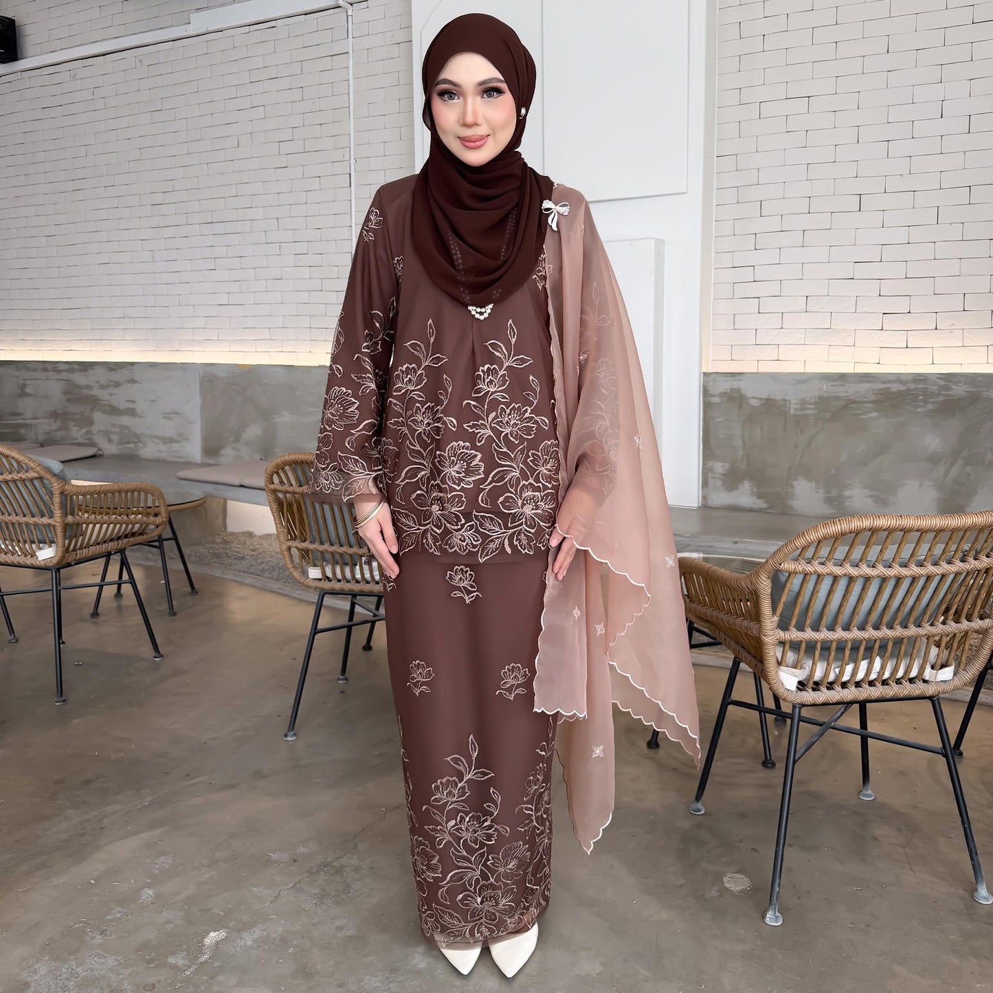 Kurung Rhea
