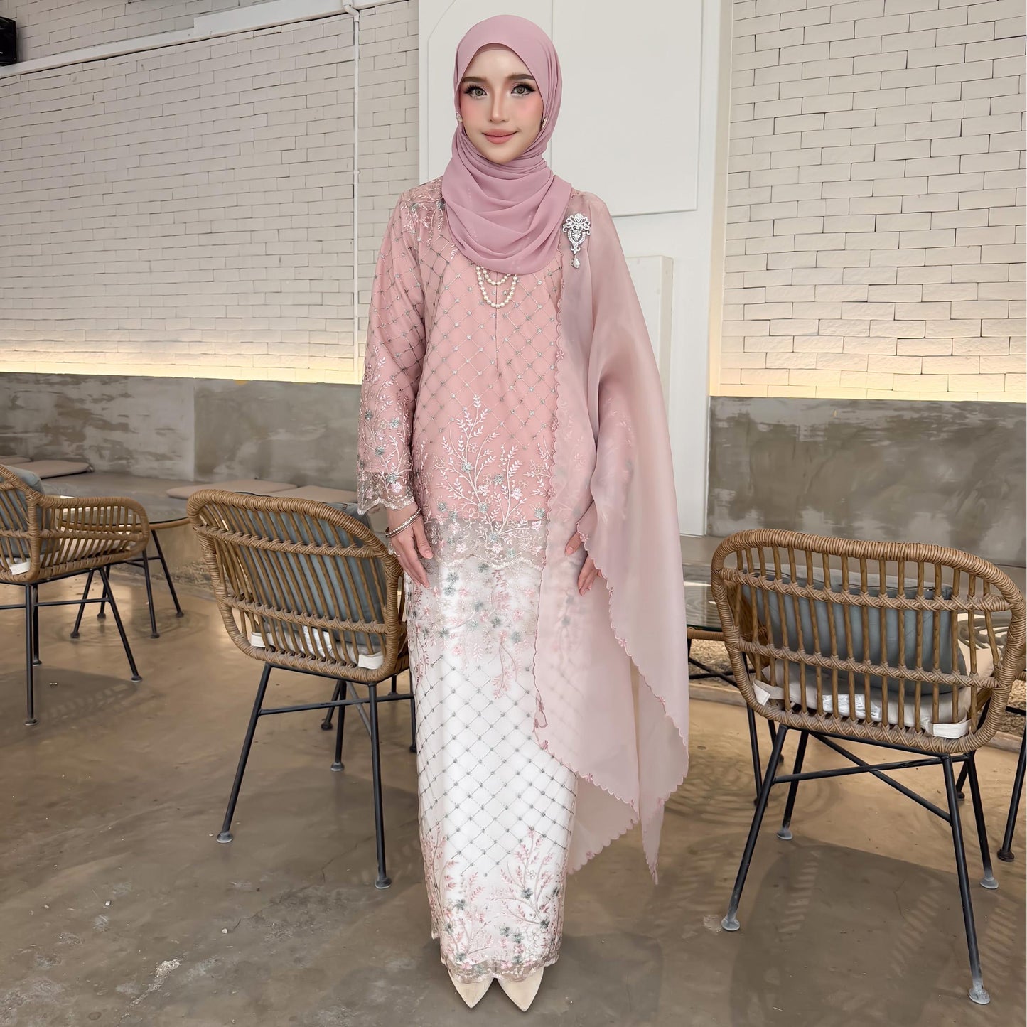 Kurung Lovina