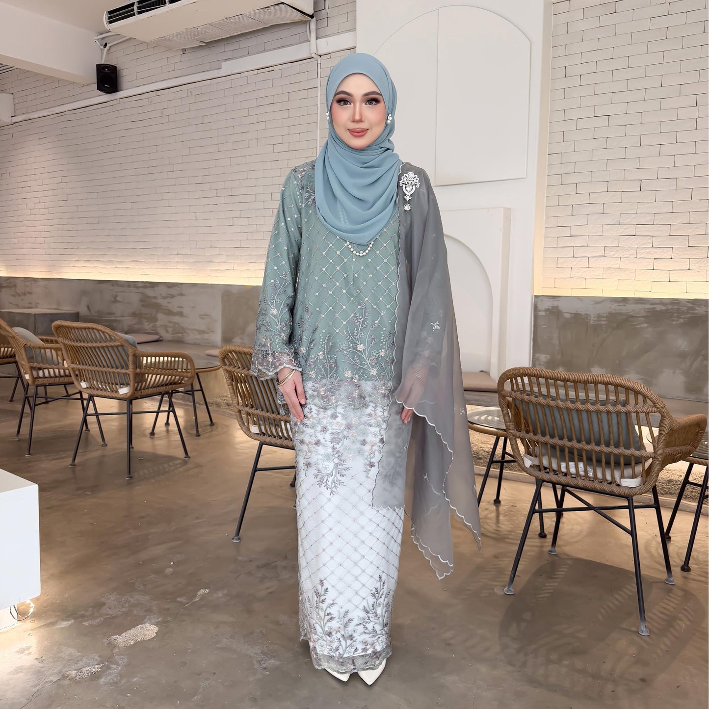 Kurung Lovina