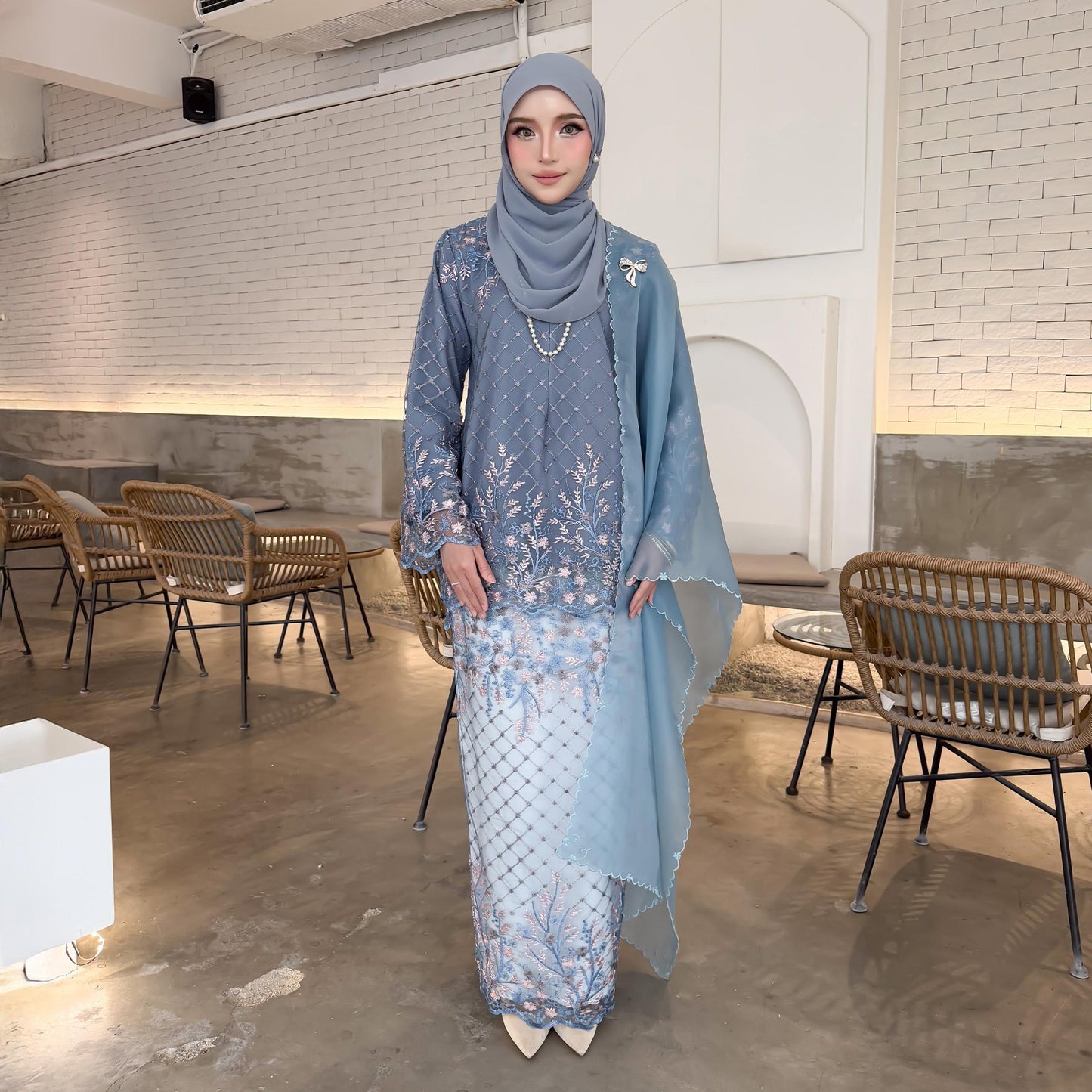 Kurung Lovina