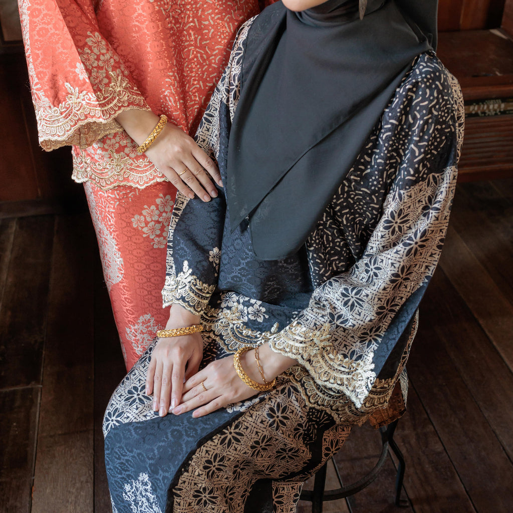 Kurung Thuraya