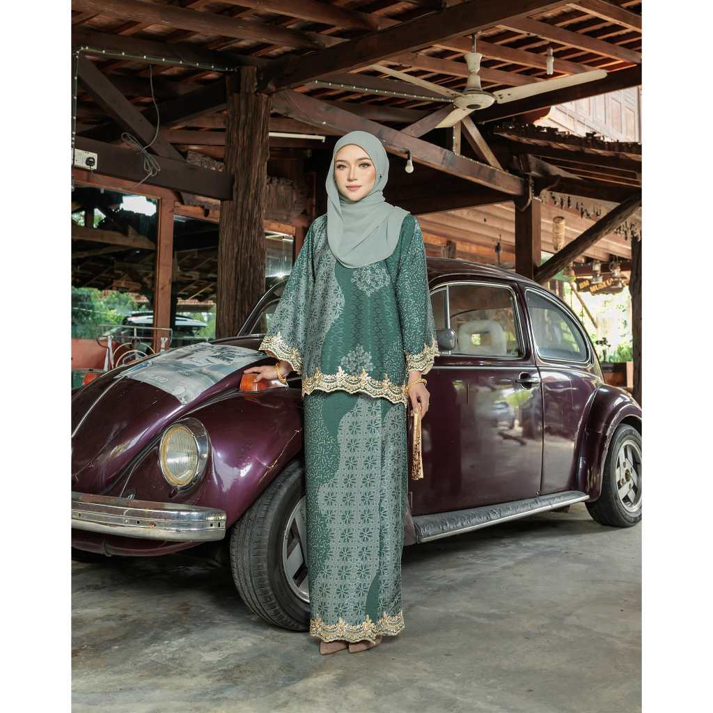 Kurung Thuraya